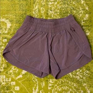 Lululemon Tracker short, size 6!